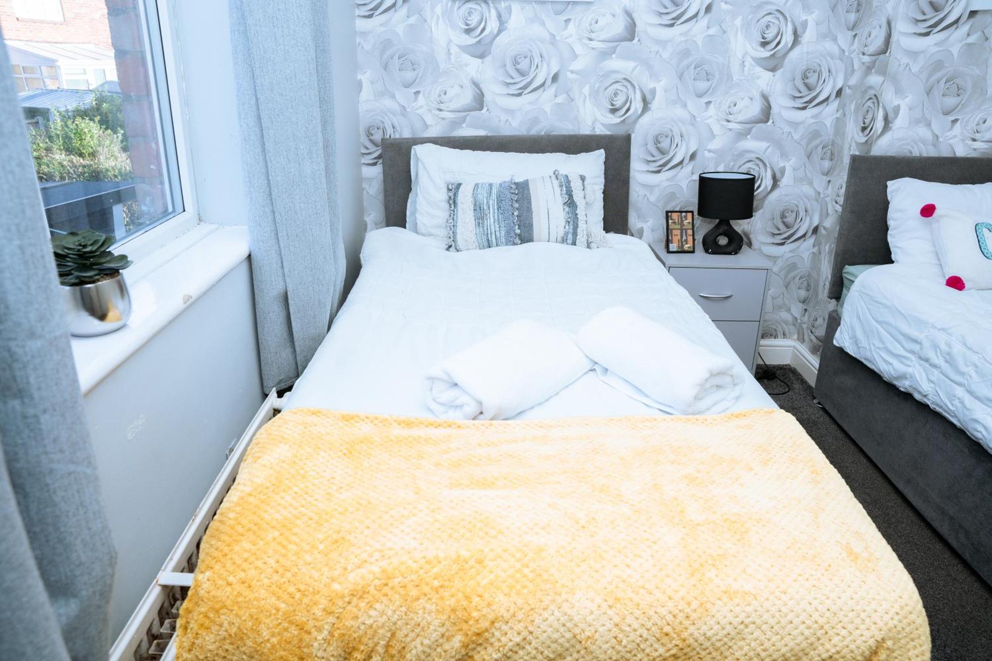 Modern 3Bed Home With Hot Tub Лідс Екстер'єр фото
