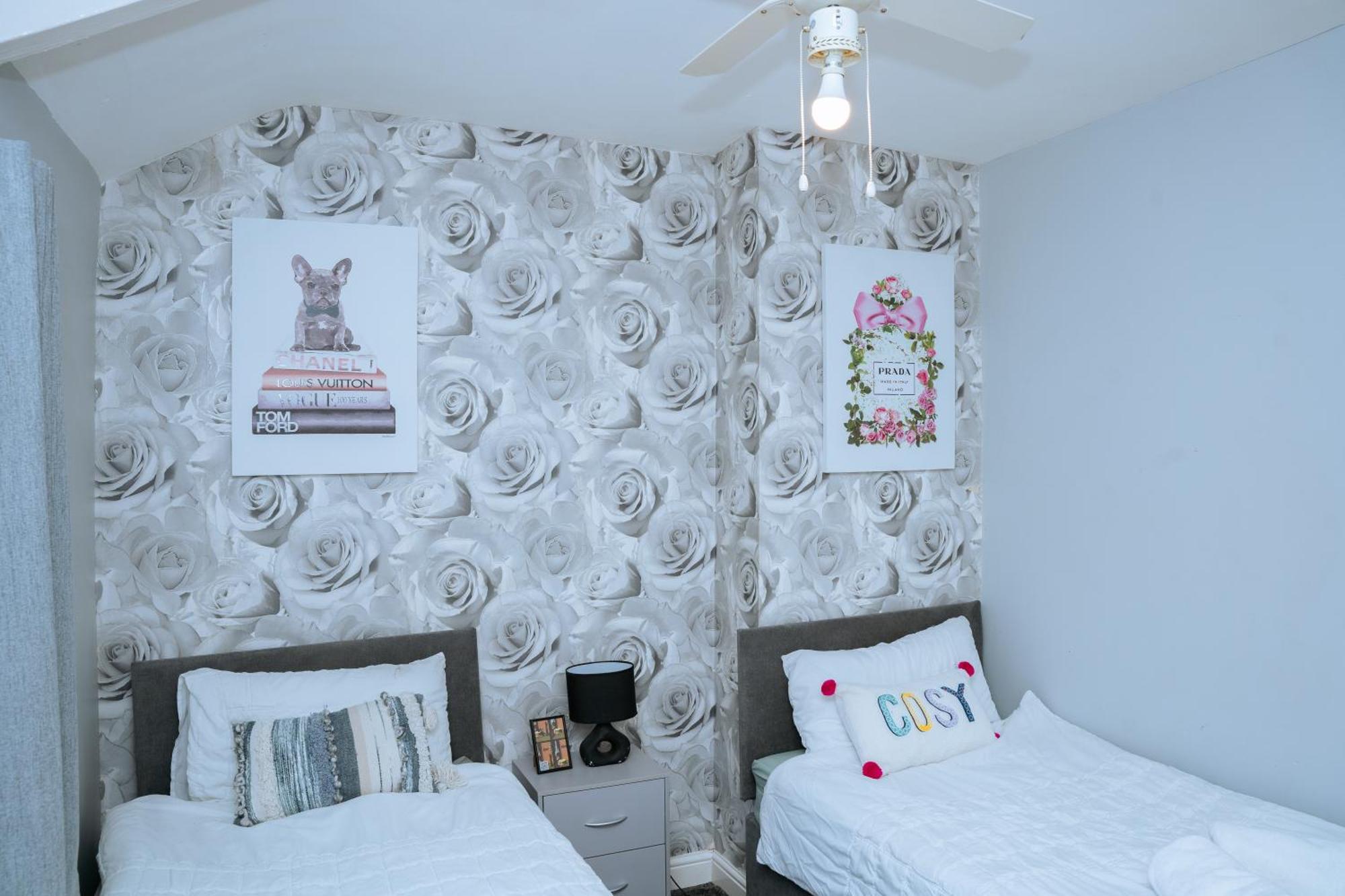 Modern 3Bed Home With Hot Tub Лідс Екстер'єр фото
